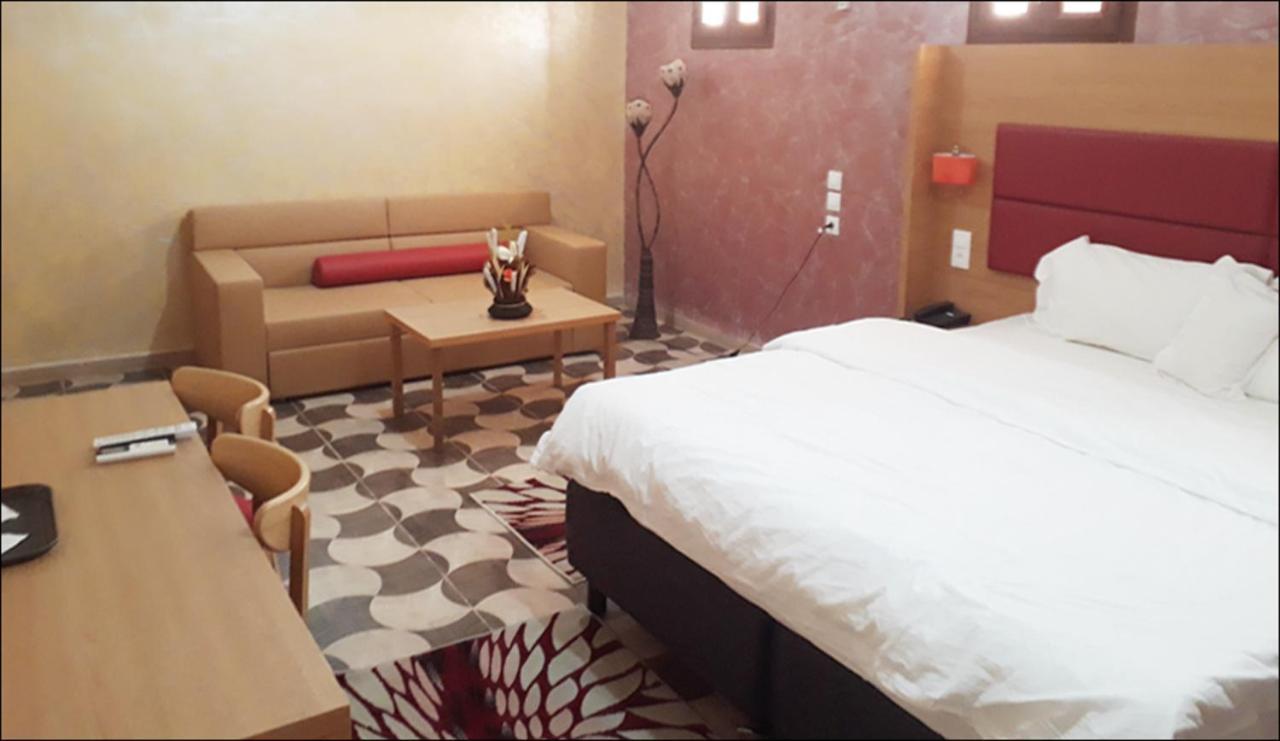 Hotel Takialt à Adrar Extérieur photo