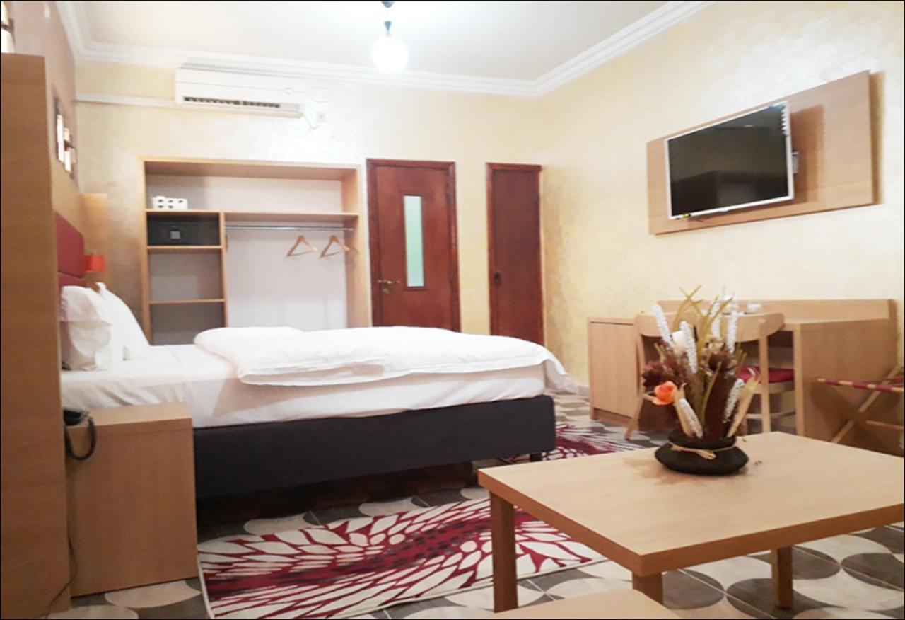 Hotel Takialt à Adrar Extérieur photo