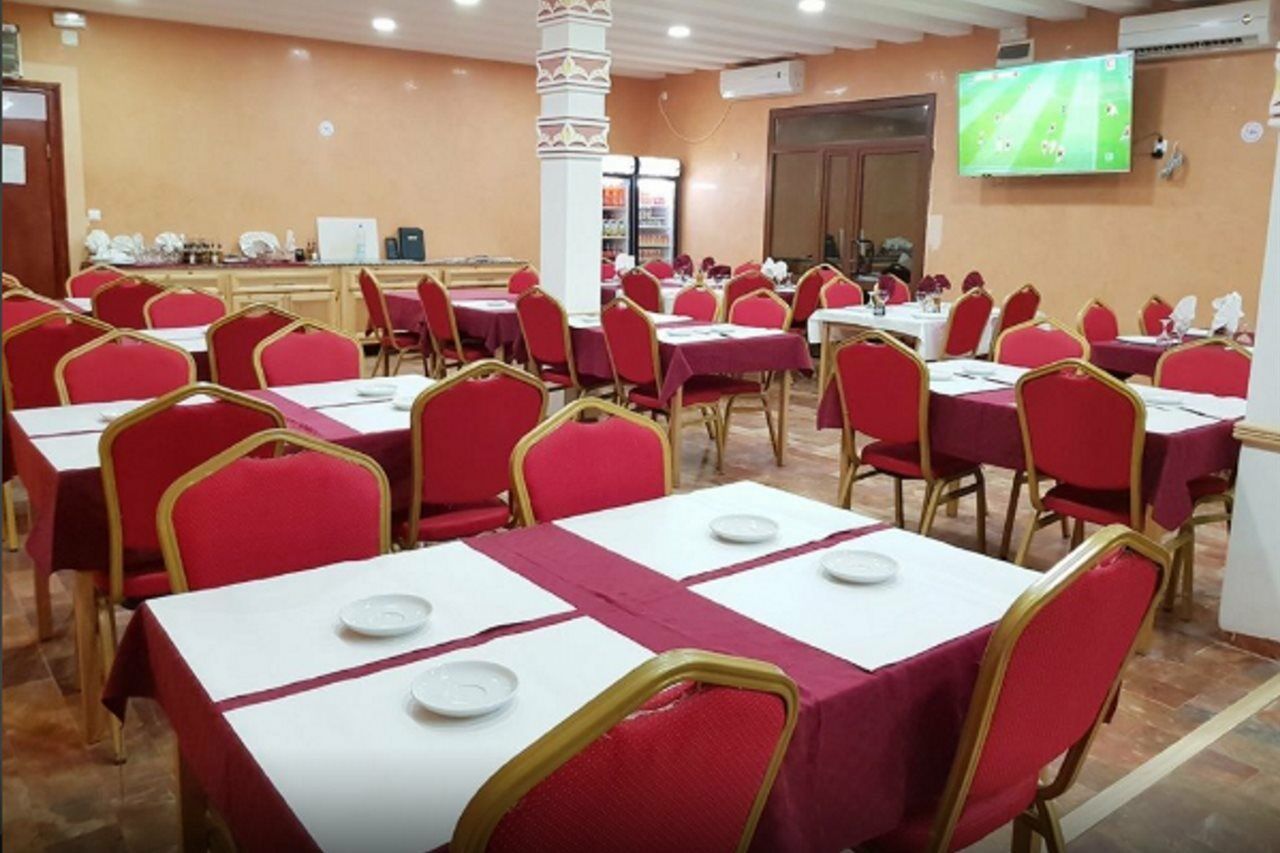 Hotel Takialt à Adrar Extérieur photo