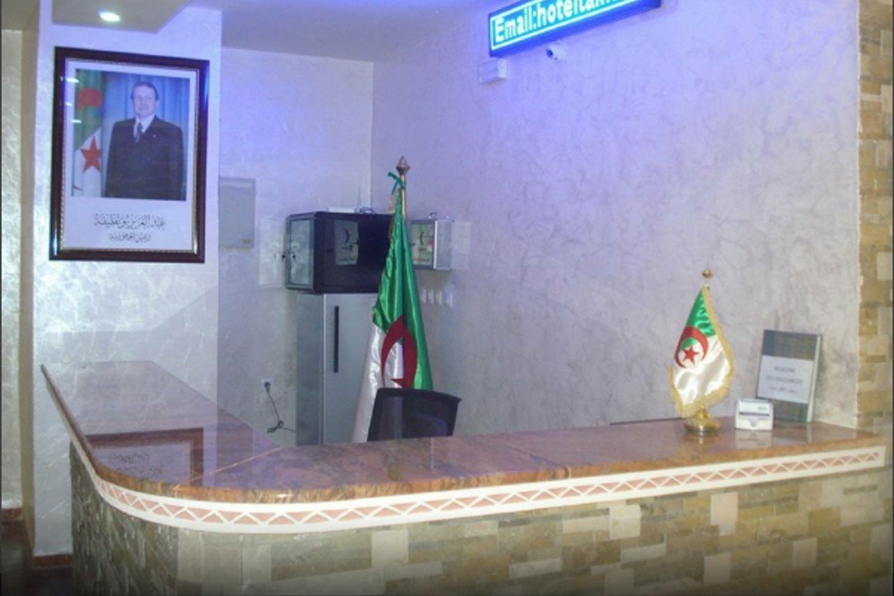 Hotel Takialt à Adrar Extérieur photo